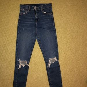 The perfect high waisted knee rip jeans